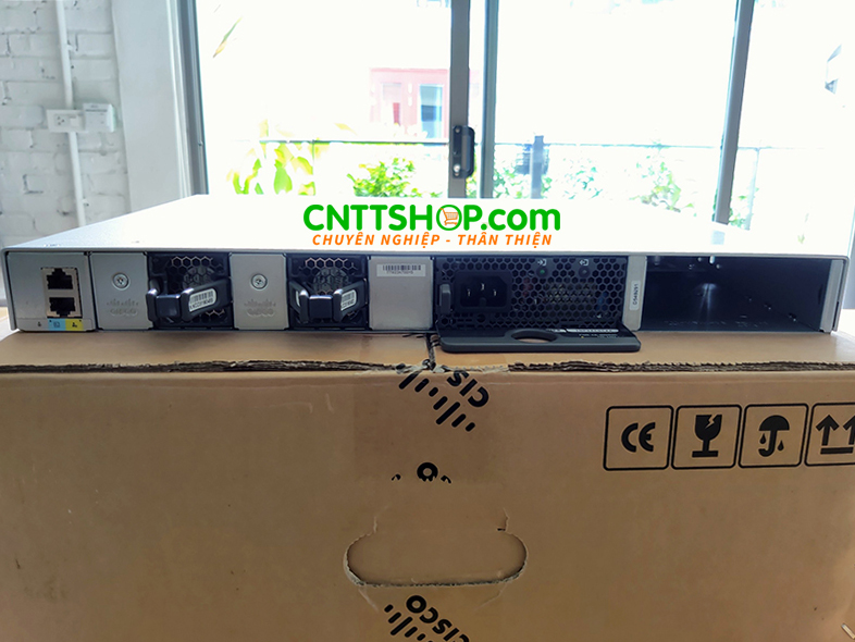 Switch Cisco Catalyst C9200-24P-E 24 Port 1GE PoE+ Network Essentials layer 3