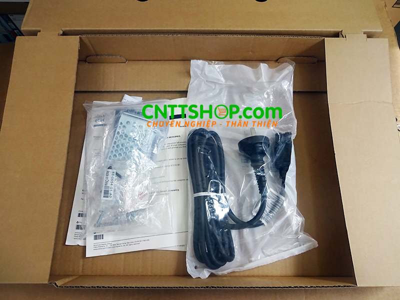 Switch Cisco Catalyst C9200-24T-E 24 Port 1GE Network Essentials layer 3